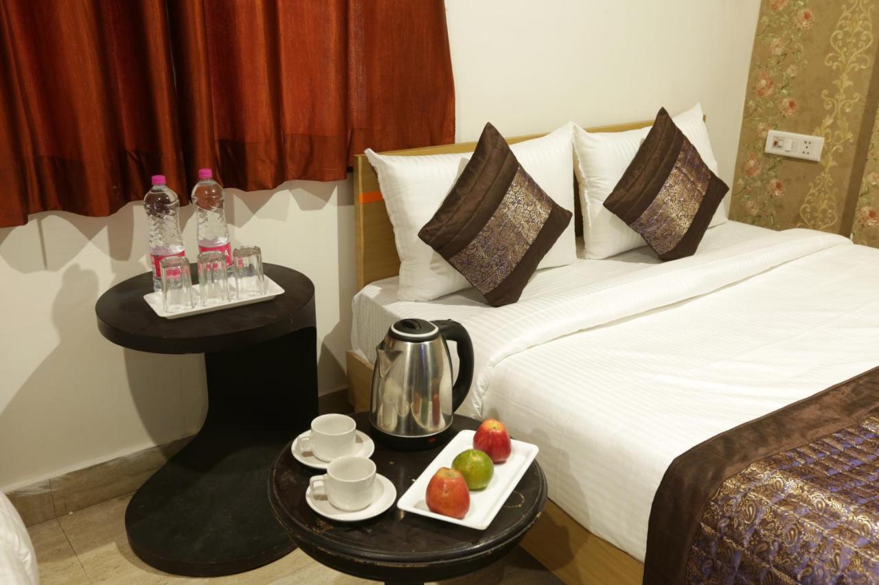 Hotel Green Plaza At Airport Neu-Delhi Exterior foto